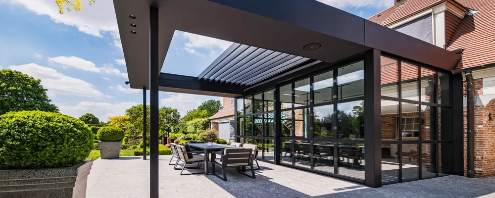 Rotating and/or retractable blades