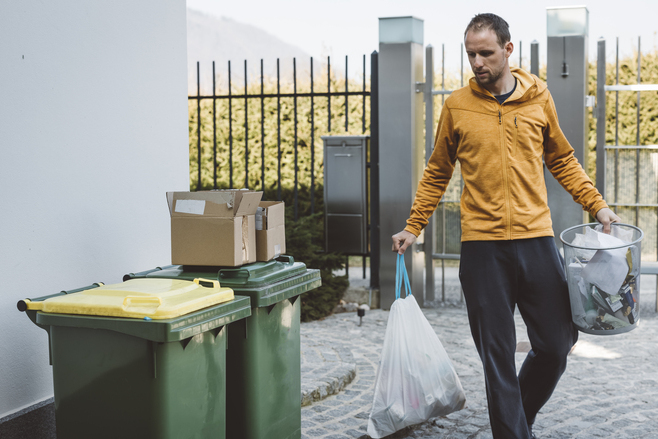 A bin full of food waste is another common cause of unpleasant and musty smells in the home. This is because the food waste starts to rot, causing bacteria to multiply. 