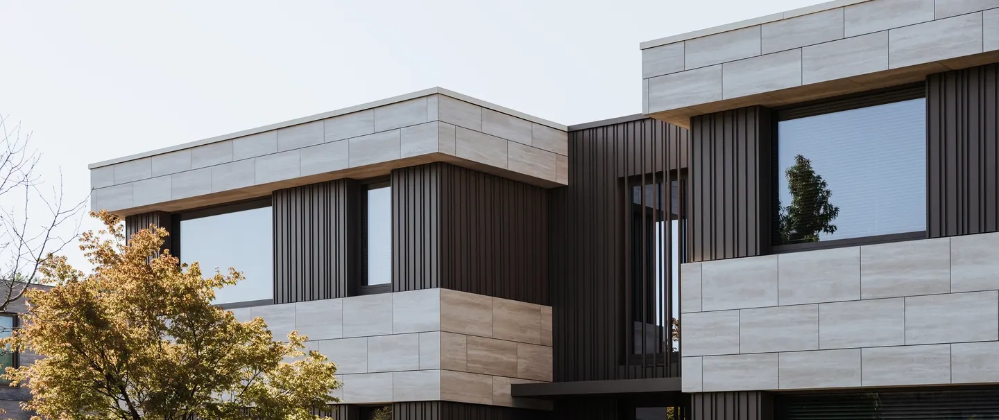 A flexible, modern home with a dynamic façade | Renson