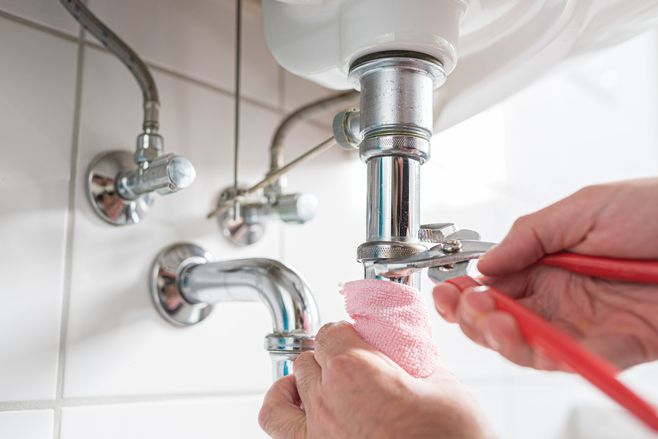 Blocked drains or not having enough water in your U-bend can also cause musty and bad smells around the home. 